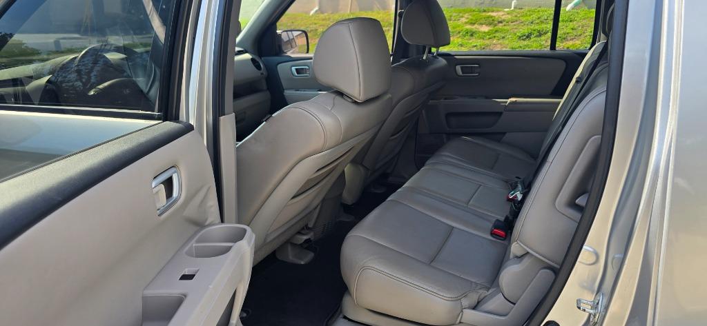 2011 Honda Pilot EX-L - Photo 6