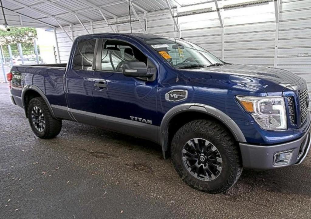 2017 Nissan Titan PRO-4X - Photo 6