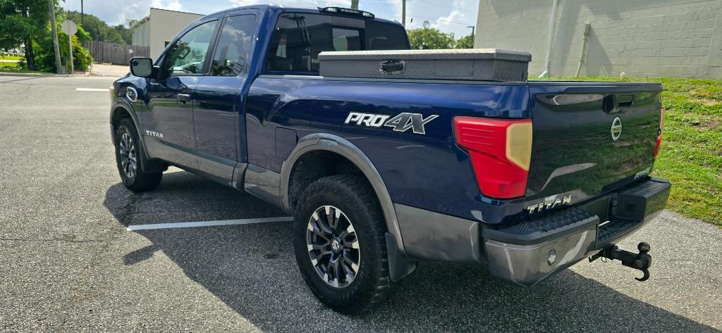 2017 Nissan Titan PRO-4X - Photo 8